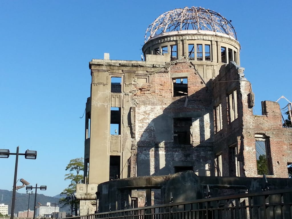 広島県の原爆ドーム