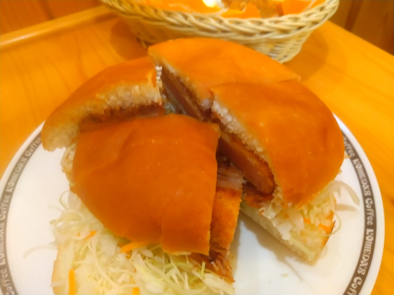 「大豆ハムカツバーガー」コメダ珈琲店