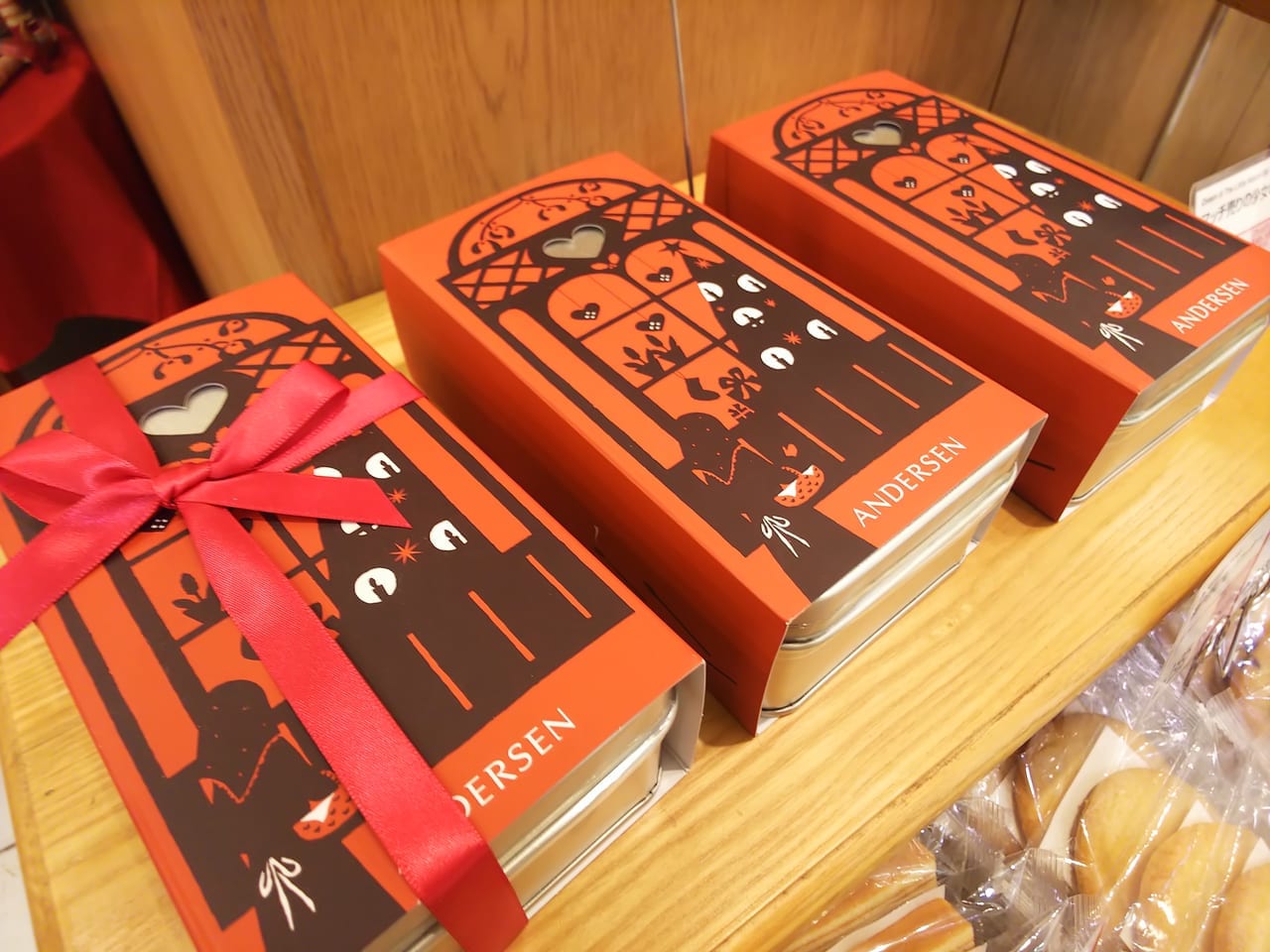 広島アンデルセンの期間限定クッキー缶「マッチ売りの少女の夢」
