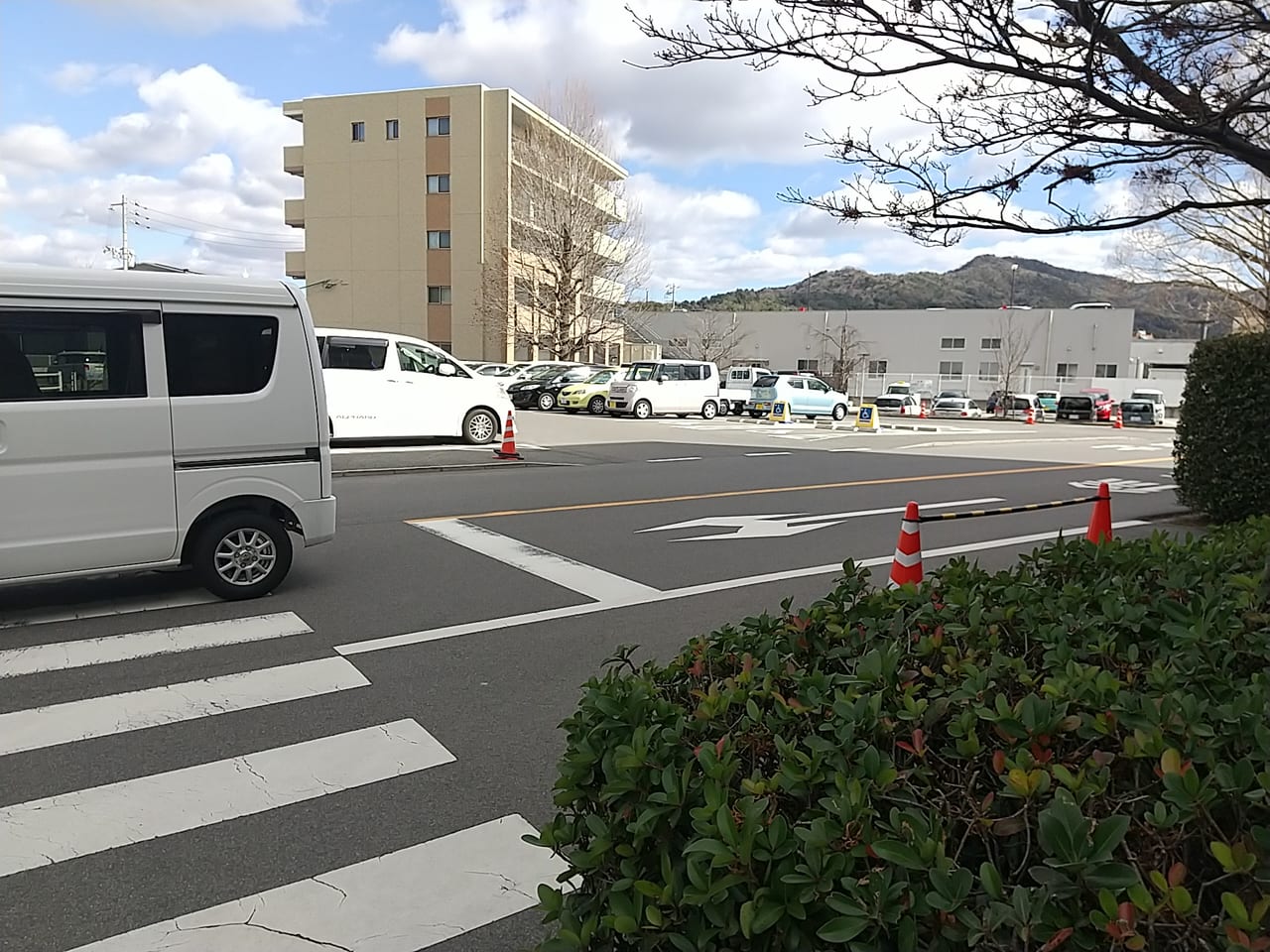 井野口病院の駐車場