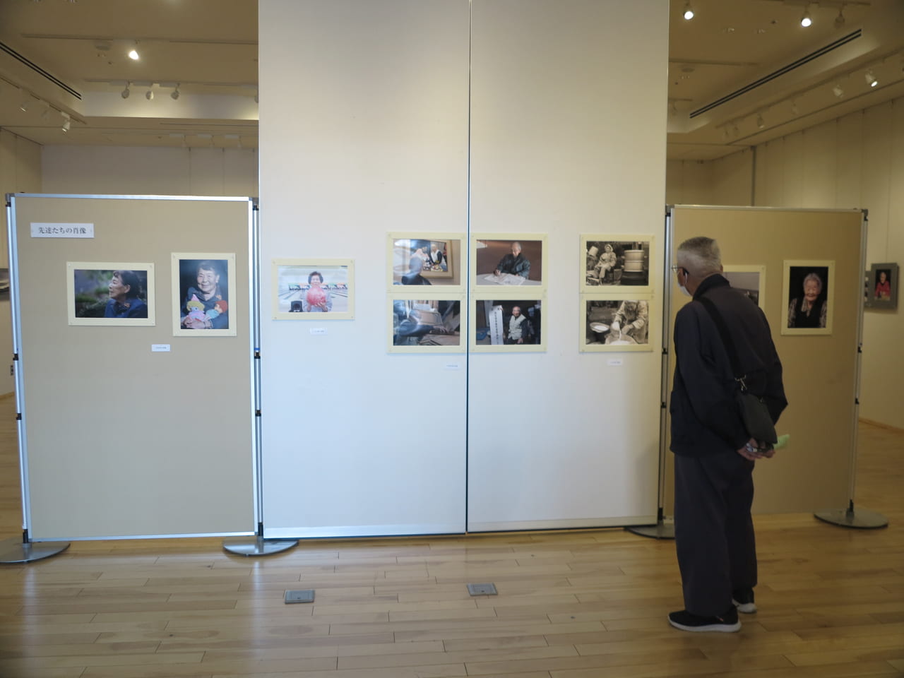東広島芸術文化ホールくらら市民ギャラリーで開催。写真展～それぞれの「みち」～